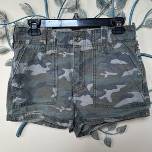 Free People High Rise Camo shorts NWT Size 6